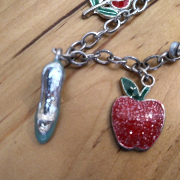 7" big girl Childs Sleeping Beauty charm bracelet apple comb heels - Picture 6 of 11
